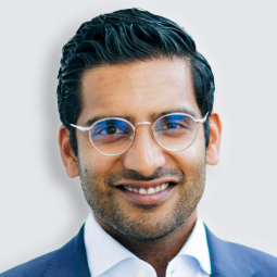Portrait-Foto von Dominic Ponattu
