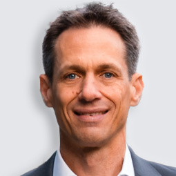 Portrait-Foto von Oliver Strangfeld