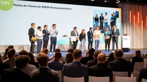 Preisverleihung der BDEW-Nachwuchsinitiative auf der Bühne des Treffpunkt Netze 2025